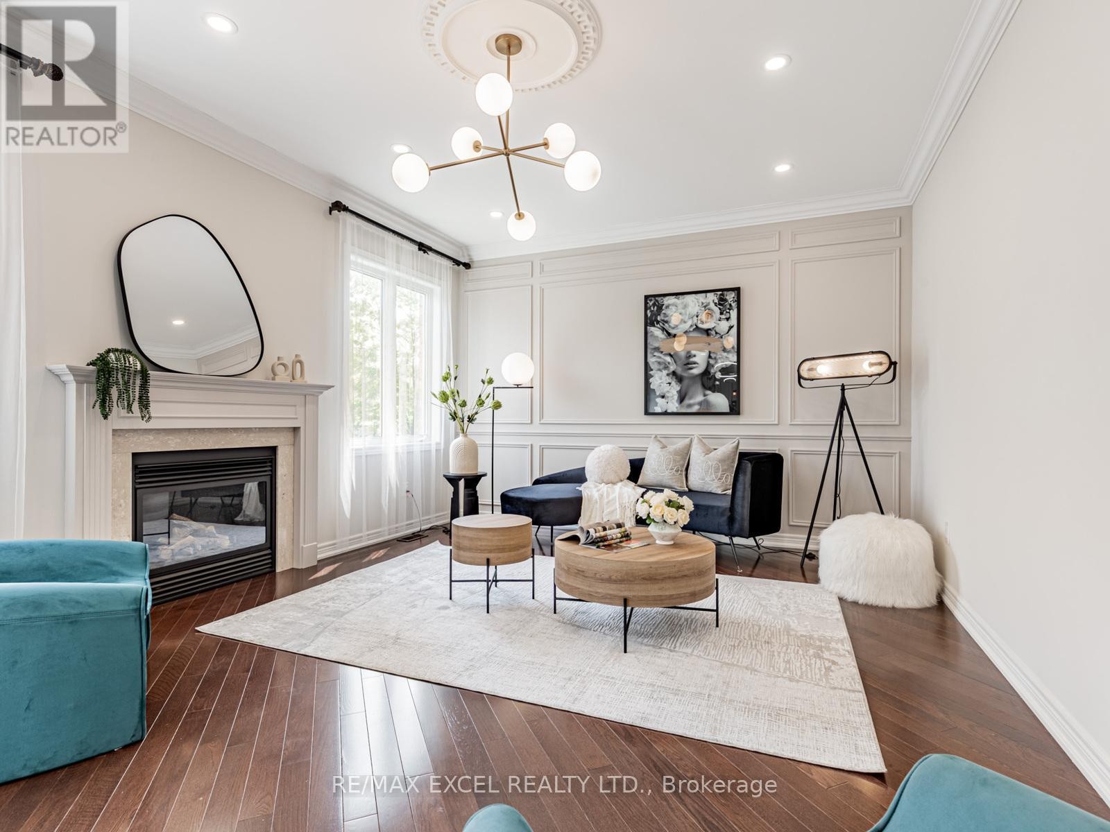 












7 THORNHILL RAVINES CRESCENT

,
Vaughan (Patterson),




Ontario
L6A4J8

