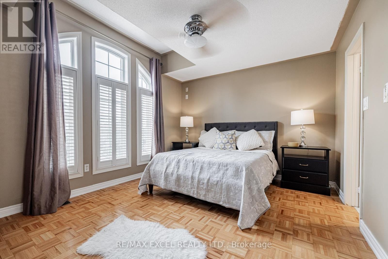 












46 GUERY CRESCENT

,
Vaughan (East Woodbridge),




Ontario
L4L9P5


