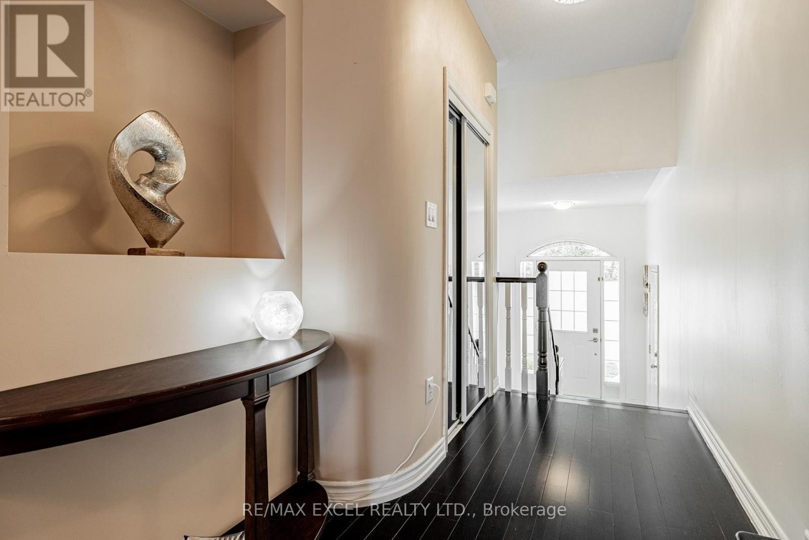 












46 GUERY CRESCENT

,
Vaughan (East Woodbridge),




Ontario
L4L9P5

