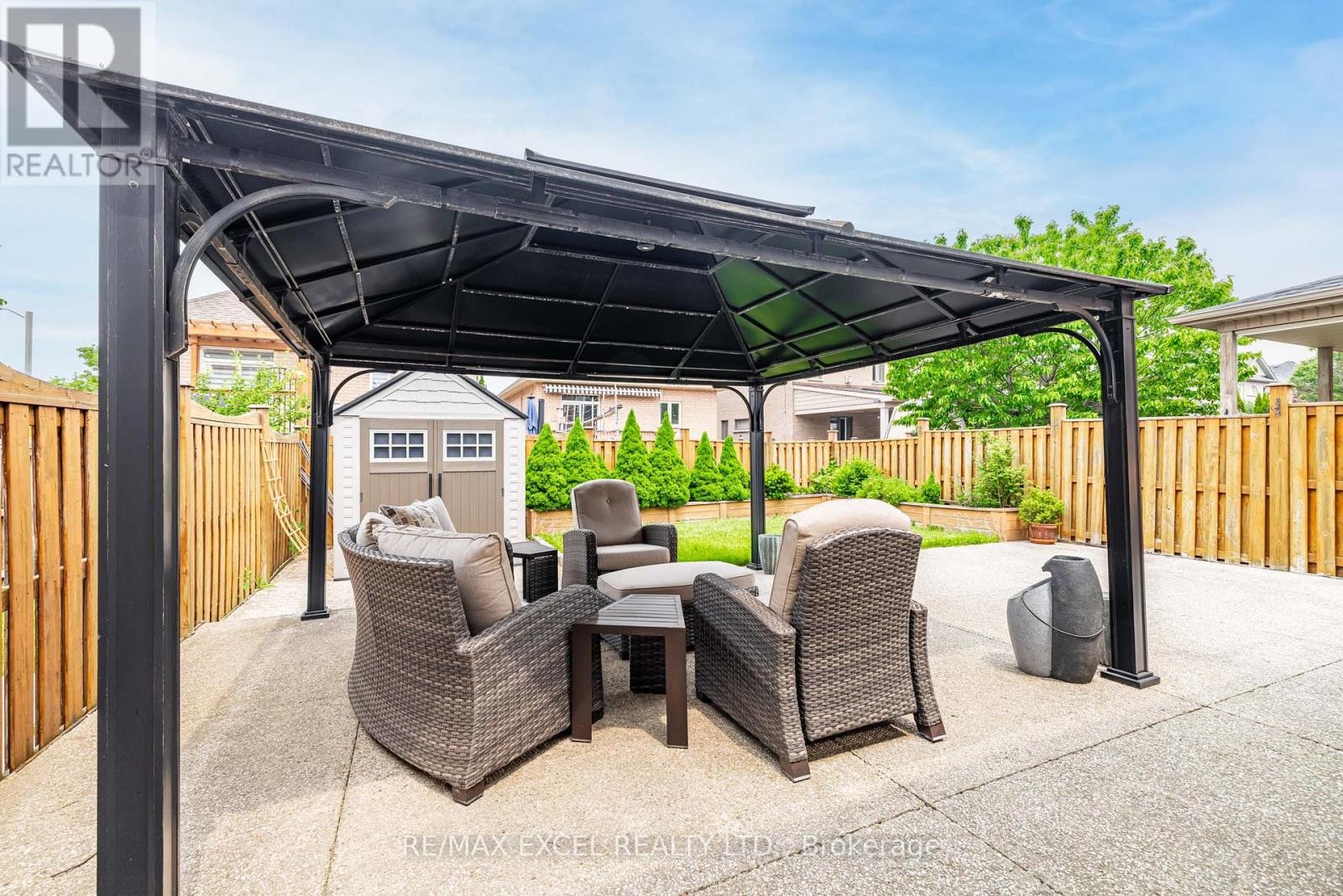 












46 GUERY CRESCENT

,
Vaughan (East Woodbridge),




Ontario
L4L9P5

