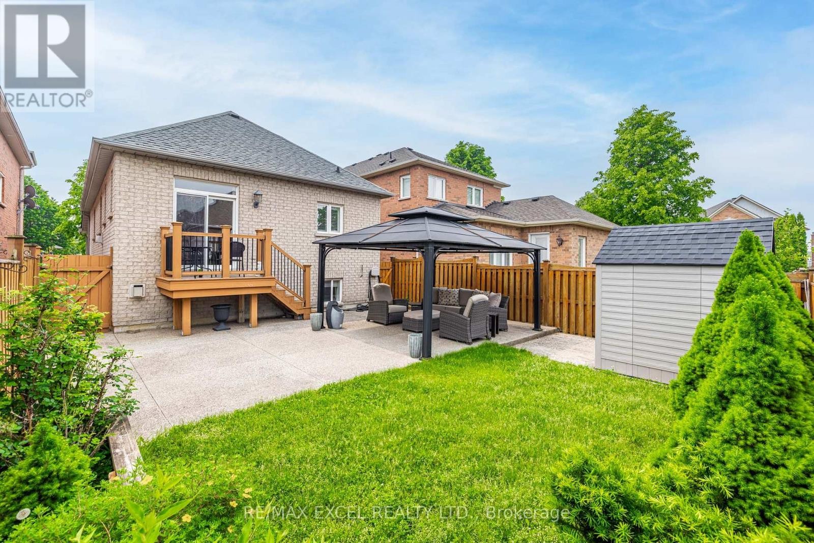 












46 GUERY CRESCENT

,
Vaughan (East Woodbridge),




Ontario
L4L9P5

