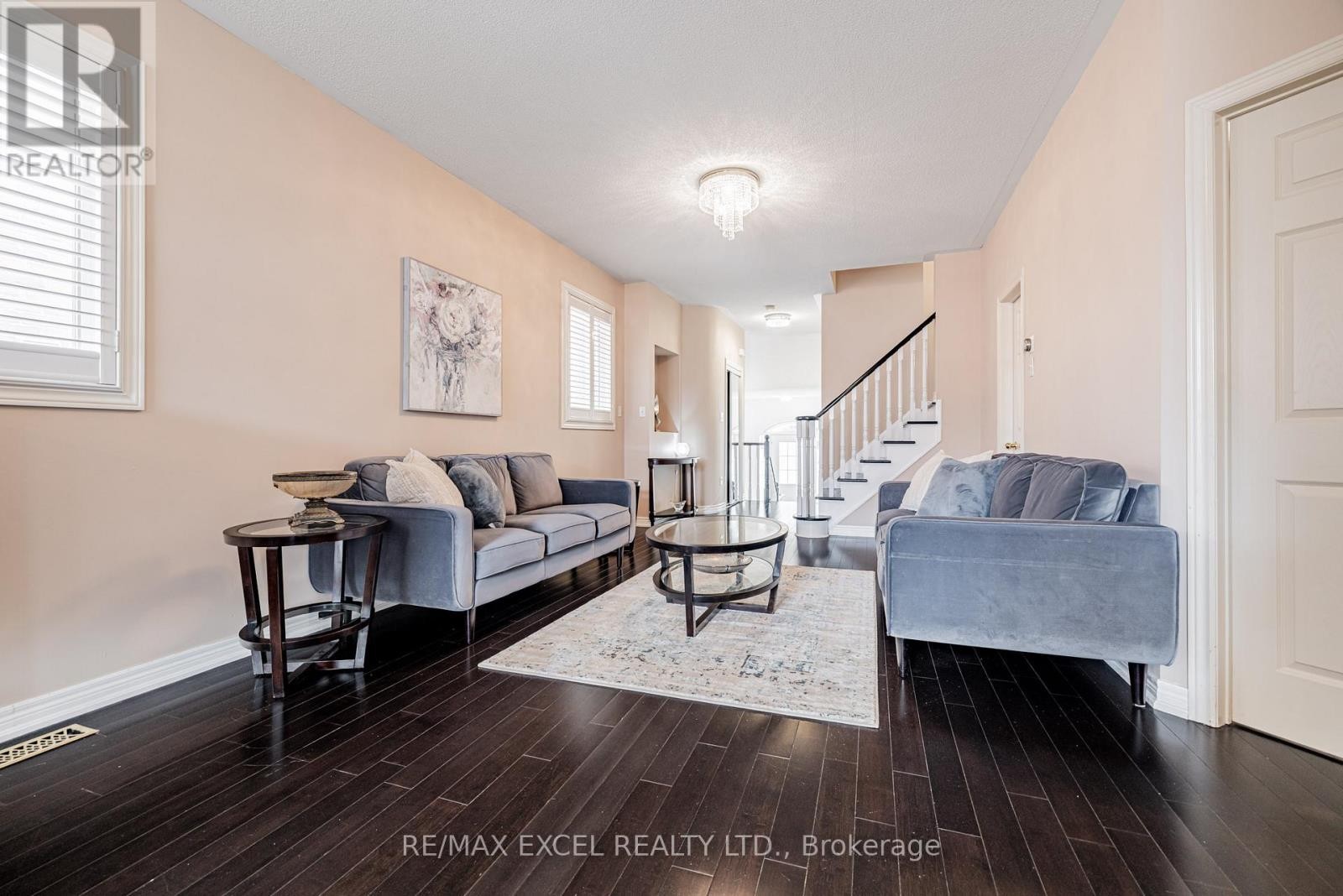 












46 GUERY CRESCENT

,
Vaughan (East Woodbridge),




Ontario
L4L9P5

