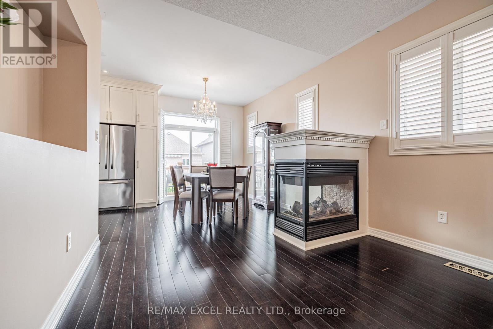 












46 GUERY CRESCENT

,
Vaughan (East Woodbridge),




Ontario
L4L9P5

