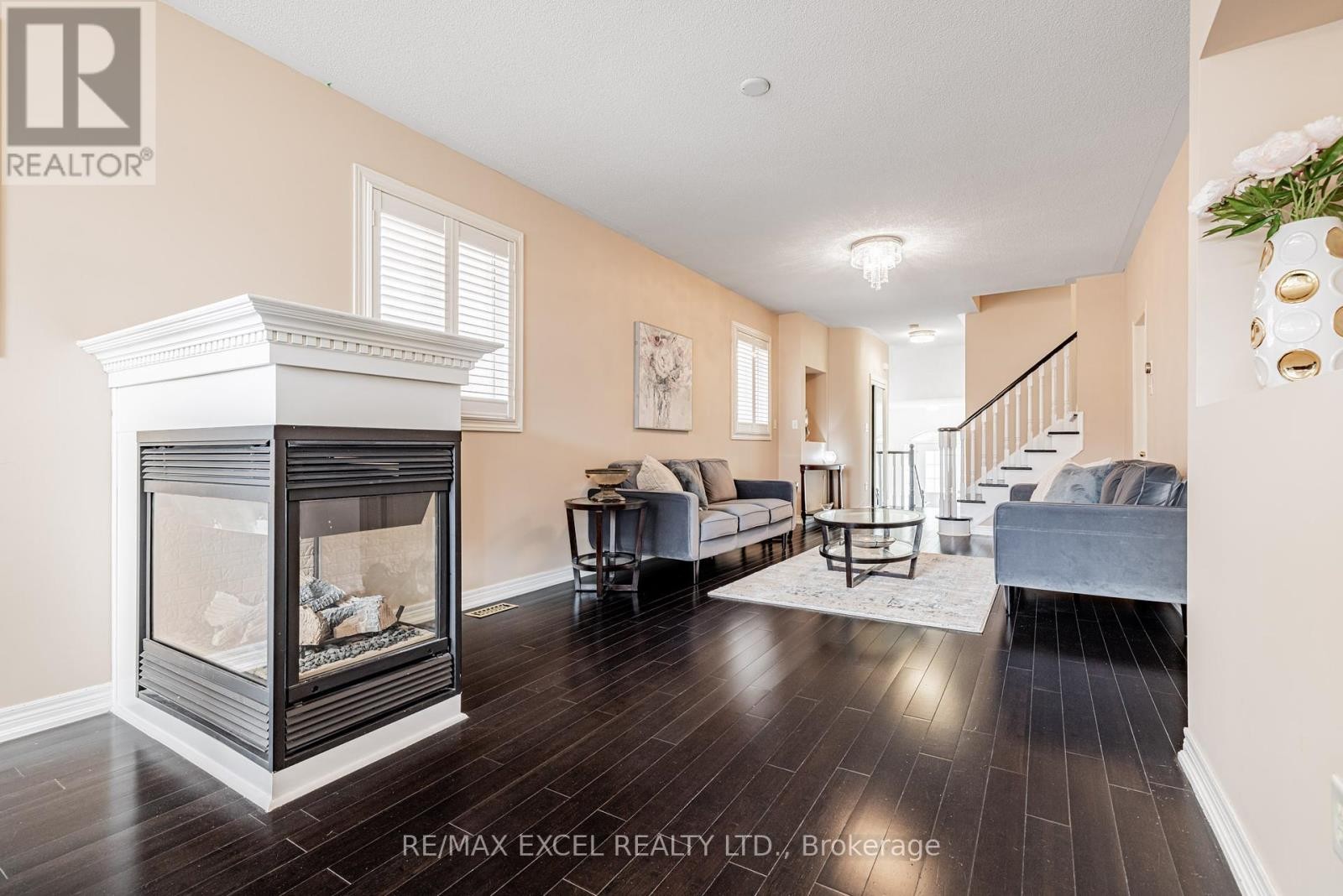 












46 GUERY CRESCENT

,
Vaughan (East Woodbridge),




Ontario
L4L9P5

