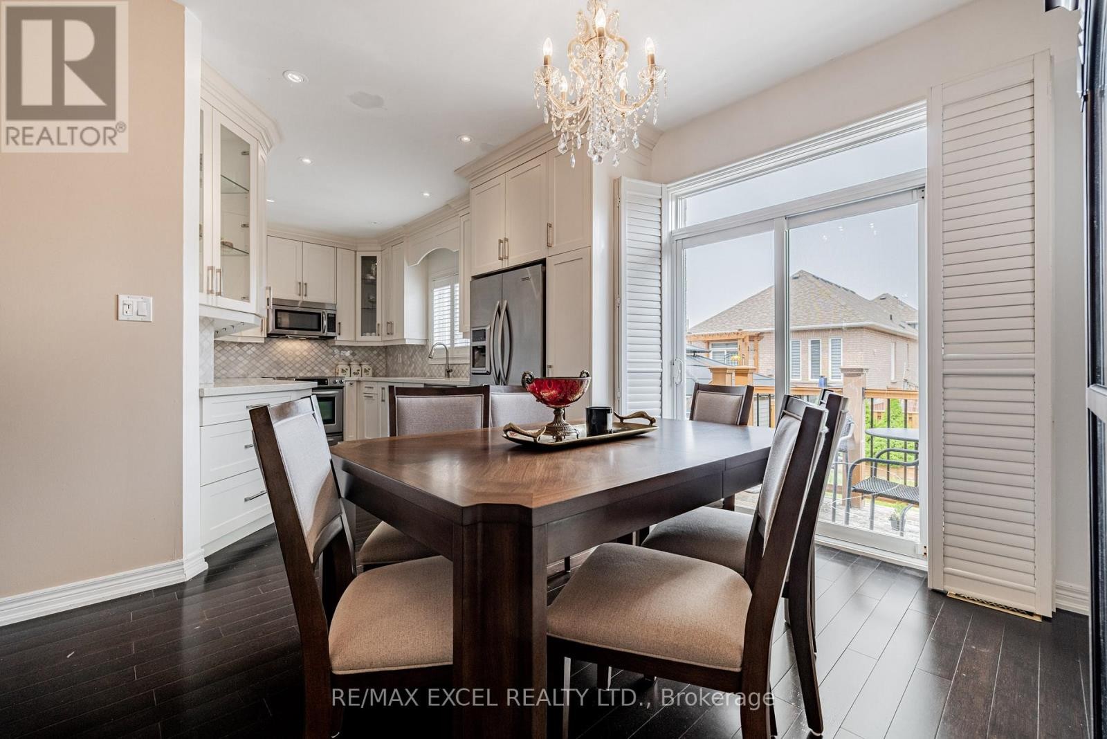 












46 GUERY CRESCENT

,
Vaughan (East Woodbridge),




Ontario
L4L9P5

