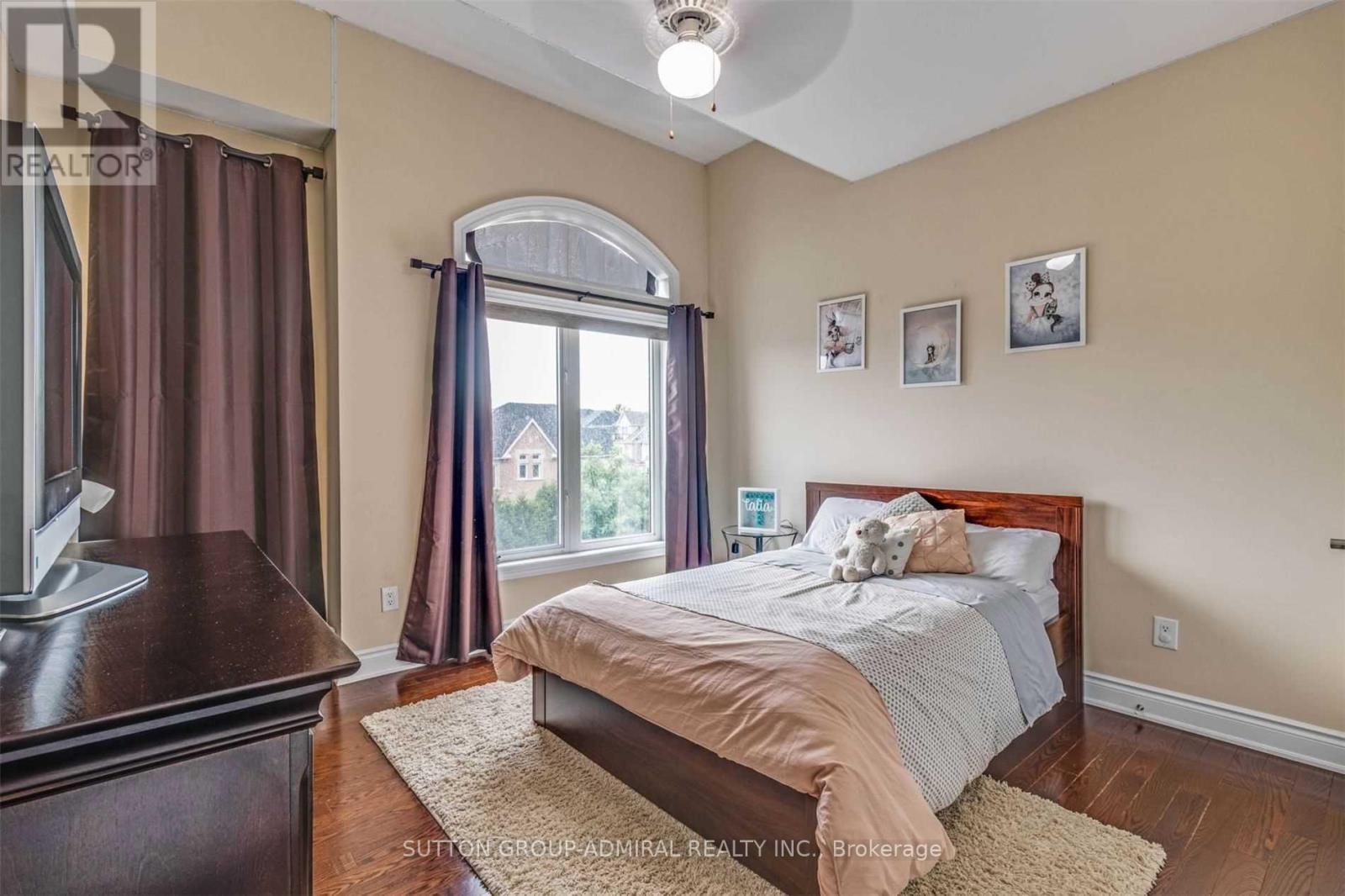 












305 ILAN RAMON BOULEVARD

,
Vaughan (Patterson),




Ontario
L6A0W4

