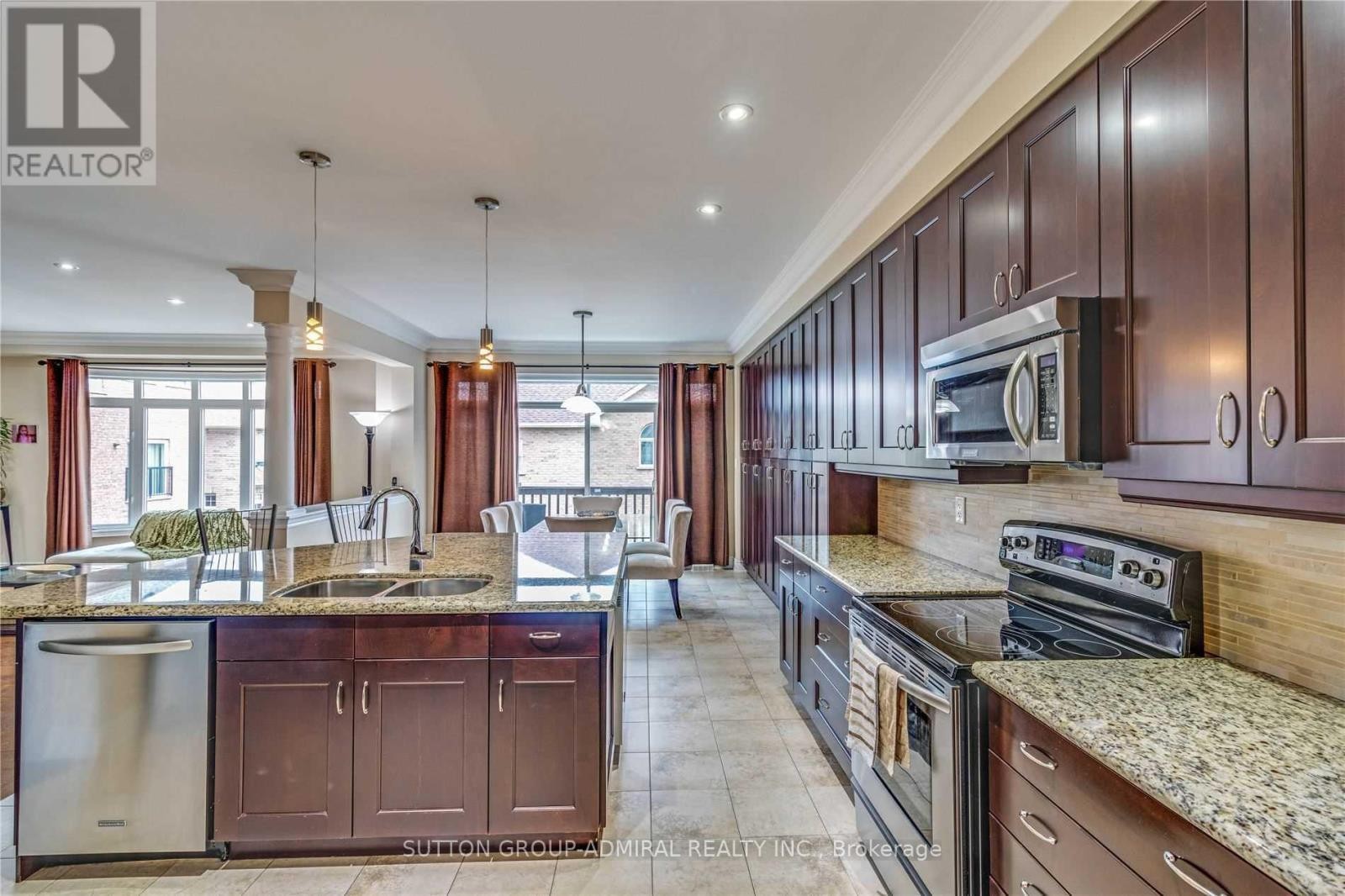 












305 ILAN RAMON BOULEVARD

,
Vaughan (Patterson),




Ontario
L6A0W4

