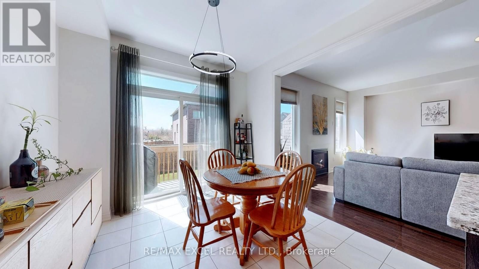 












75 CHOUINARD WAY

,
Aurora,




Ontario
L4G7C4

