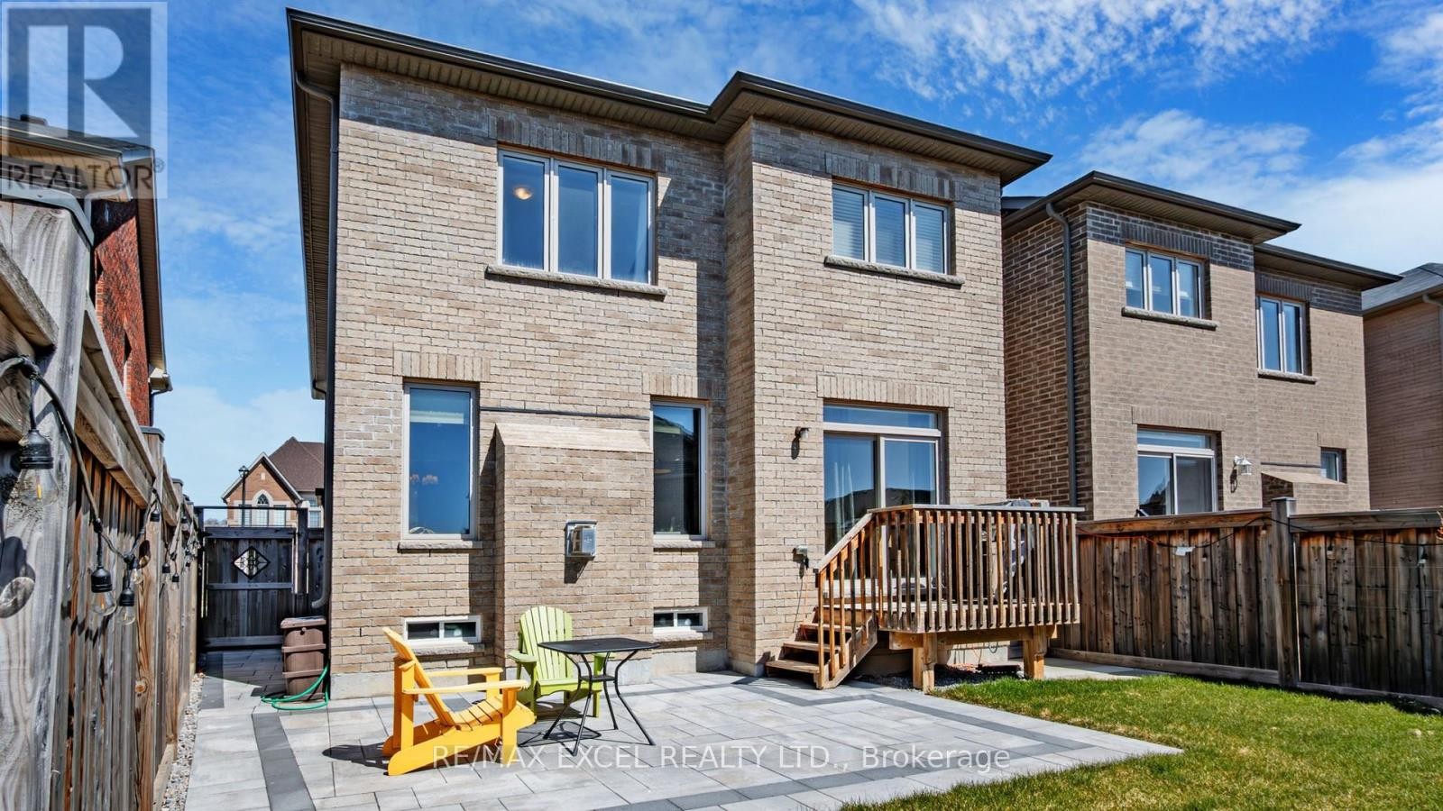 












75 CHOUINARD WAY

,
Aurora,




Ontario
L4G7C4

