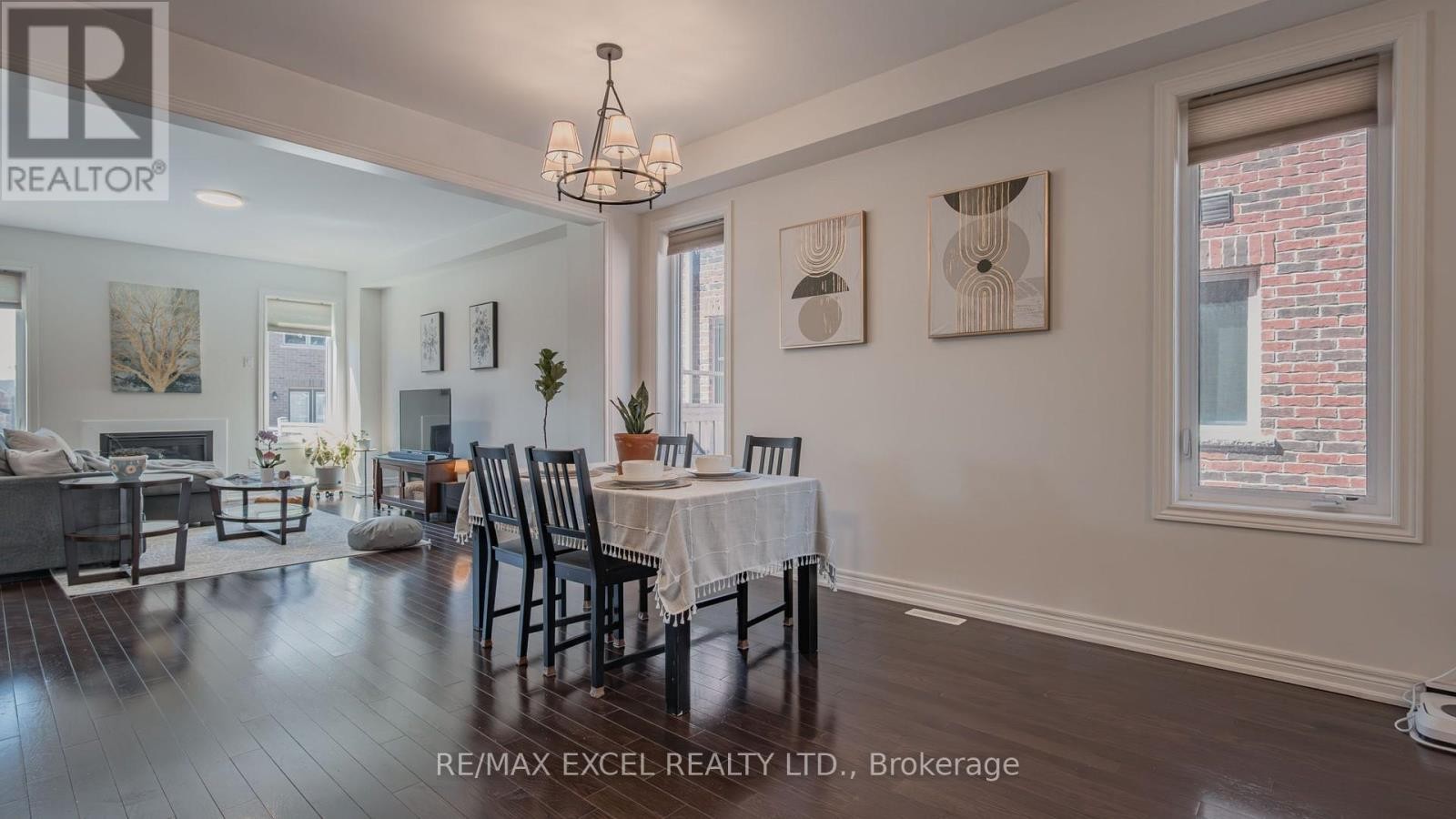 












75 CHOUINARD WAY

,
Aurora,




Ontario
L4G7C4

