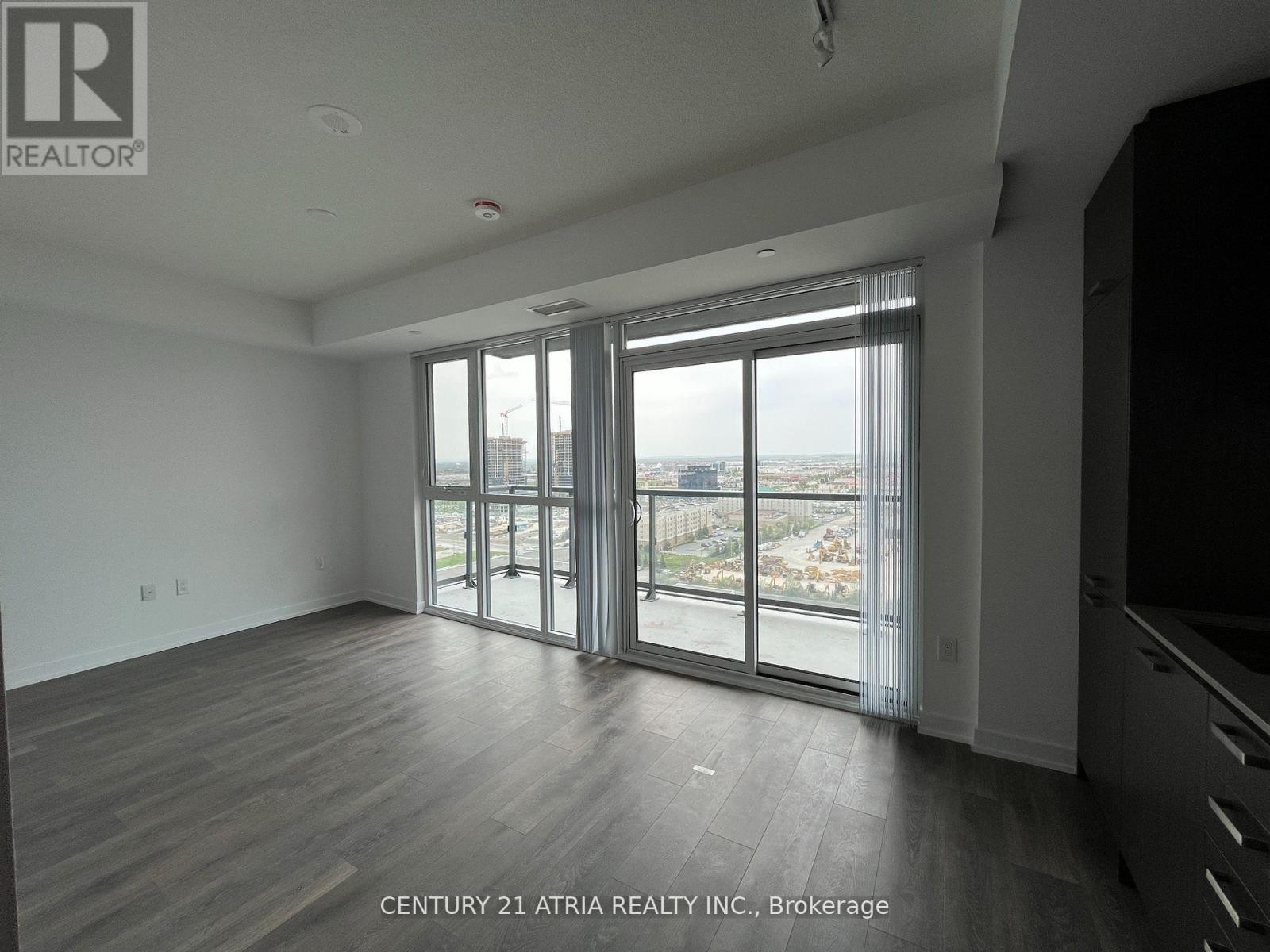












1917 - 38 HONEYCRISP CRESCENT

,
Vaughan (Vaughan Corporate Centre),




Ontario
L4K0M8

