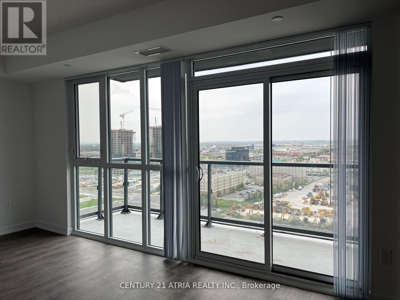 












1917 - 38 HONEYCRISP CRESCENT

,
Vaughan (Vaughan Corporate Centre),




Ontario
L4K0M8

