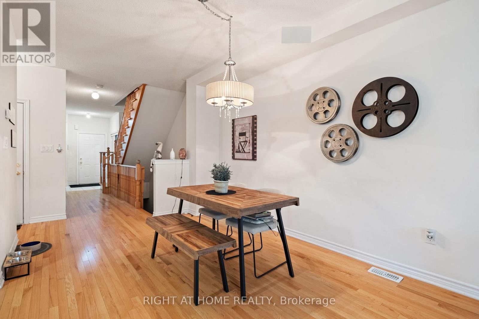 












12 - 8777 DUFFERIN STREET

,
Vaughan (Patterson),




Ontario
L4J8W3

