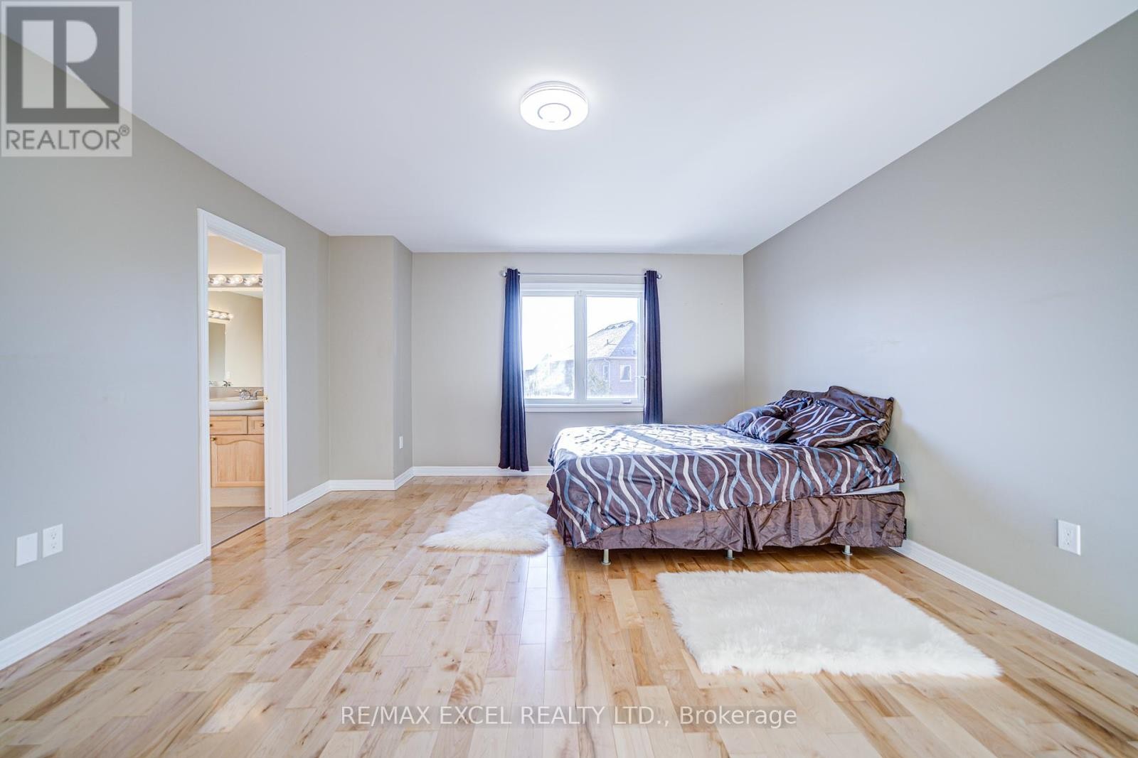 












23 LENA DRIVE

,
Richmond Hill (Rouge Woods),




Ontario
L4S2V4

