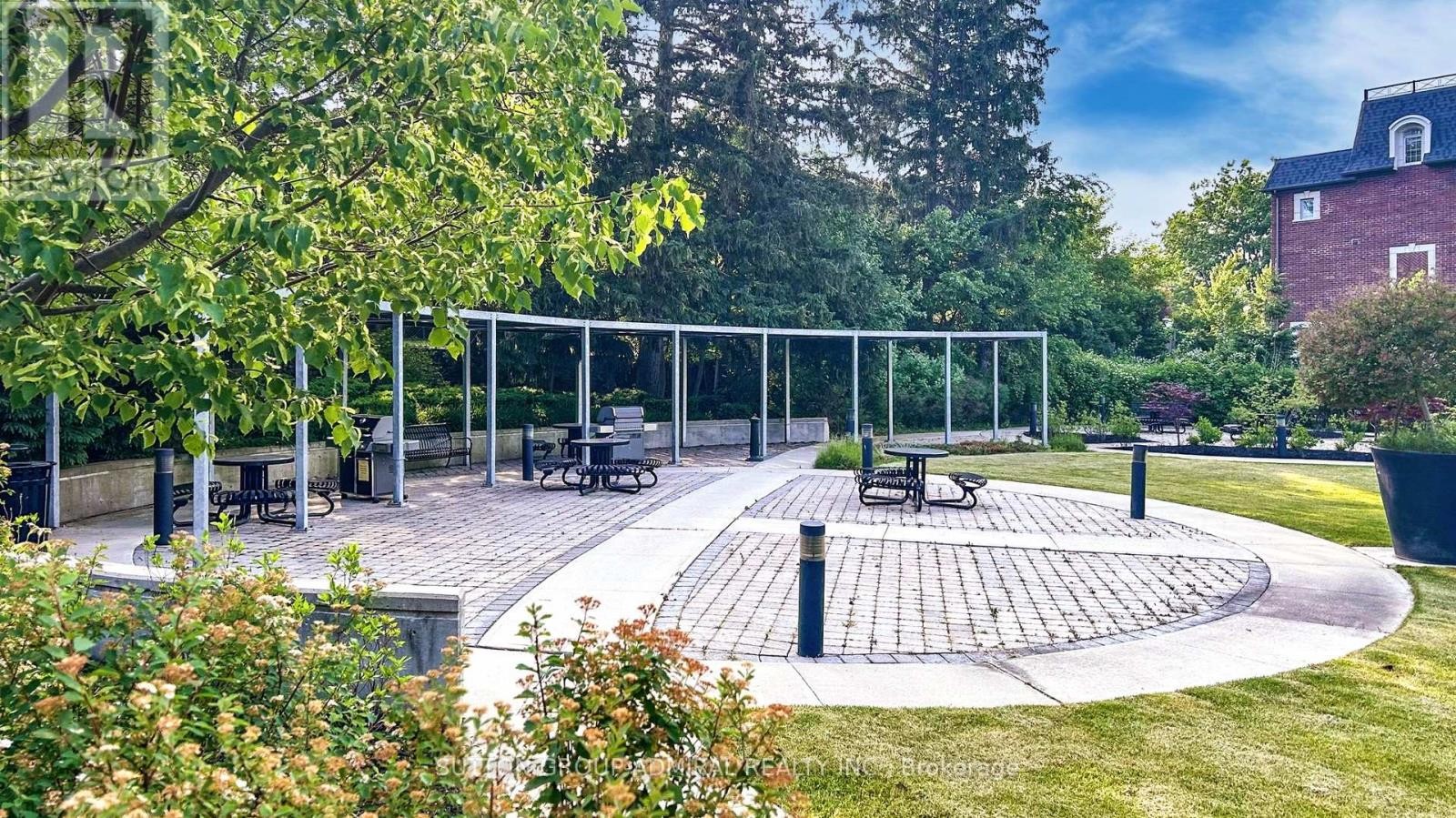 












103 - 4700 HIGHWAY 7 STREET

,
Vaughan (East Woodbridge),




Ontario
L4L0B4

