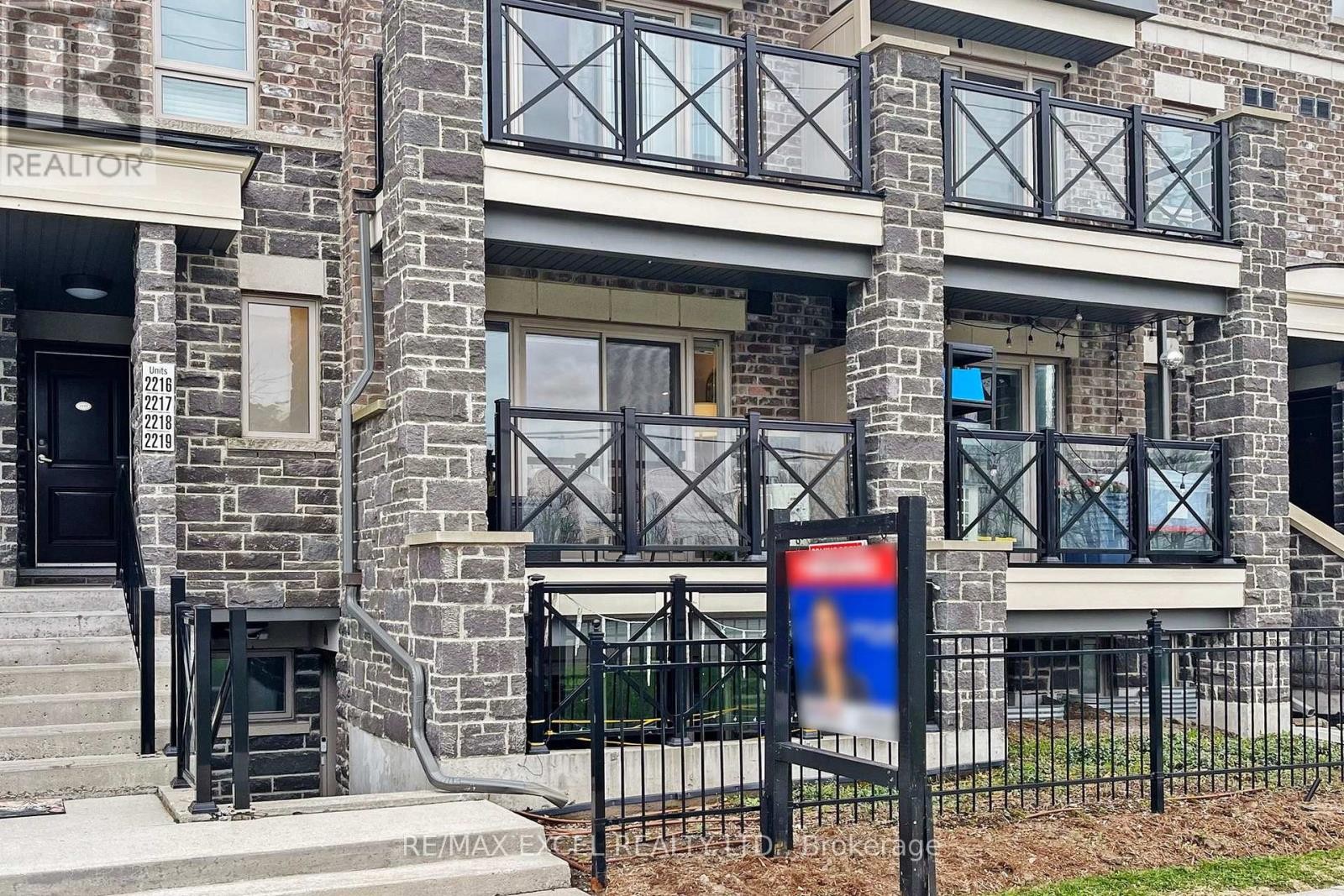 












2217 - 10 WESTMEATH LANE

,
Markham (Cornell),




Ontario
L6B1N5

