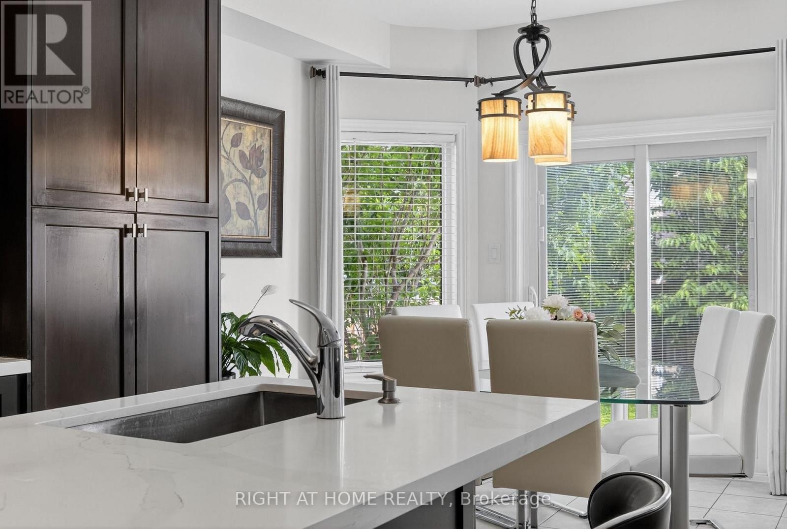 












268 CARRIER CRESCENT

,
Vaughan (Patterson),




Ontario
L6A4T4

