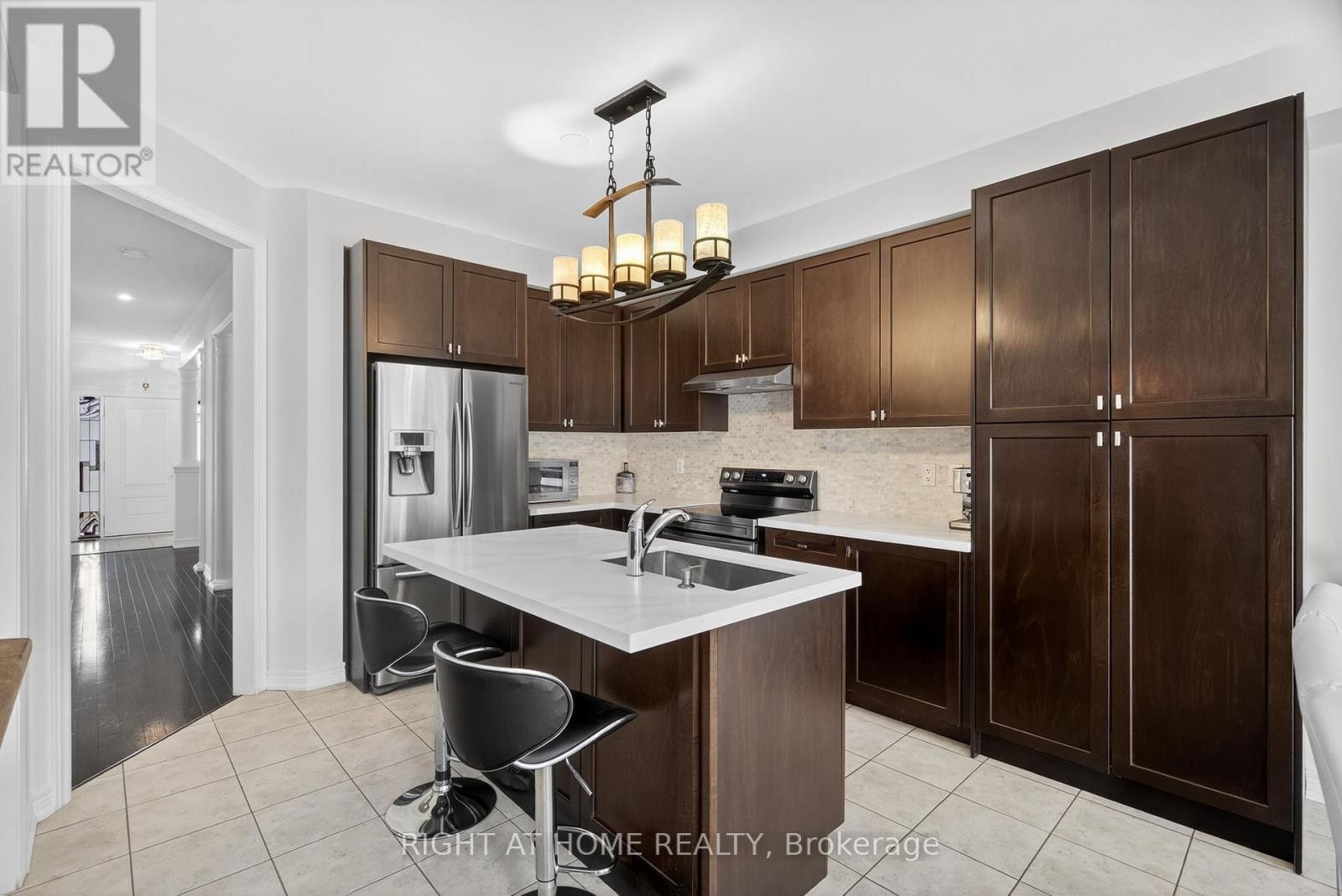 












268 CARRIER CRESCENT

,
Vaughan (Patterson),




Ontario
L6A4T4

