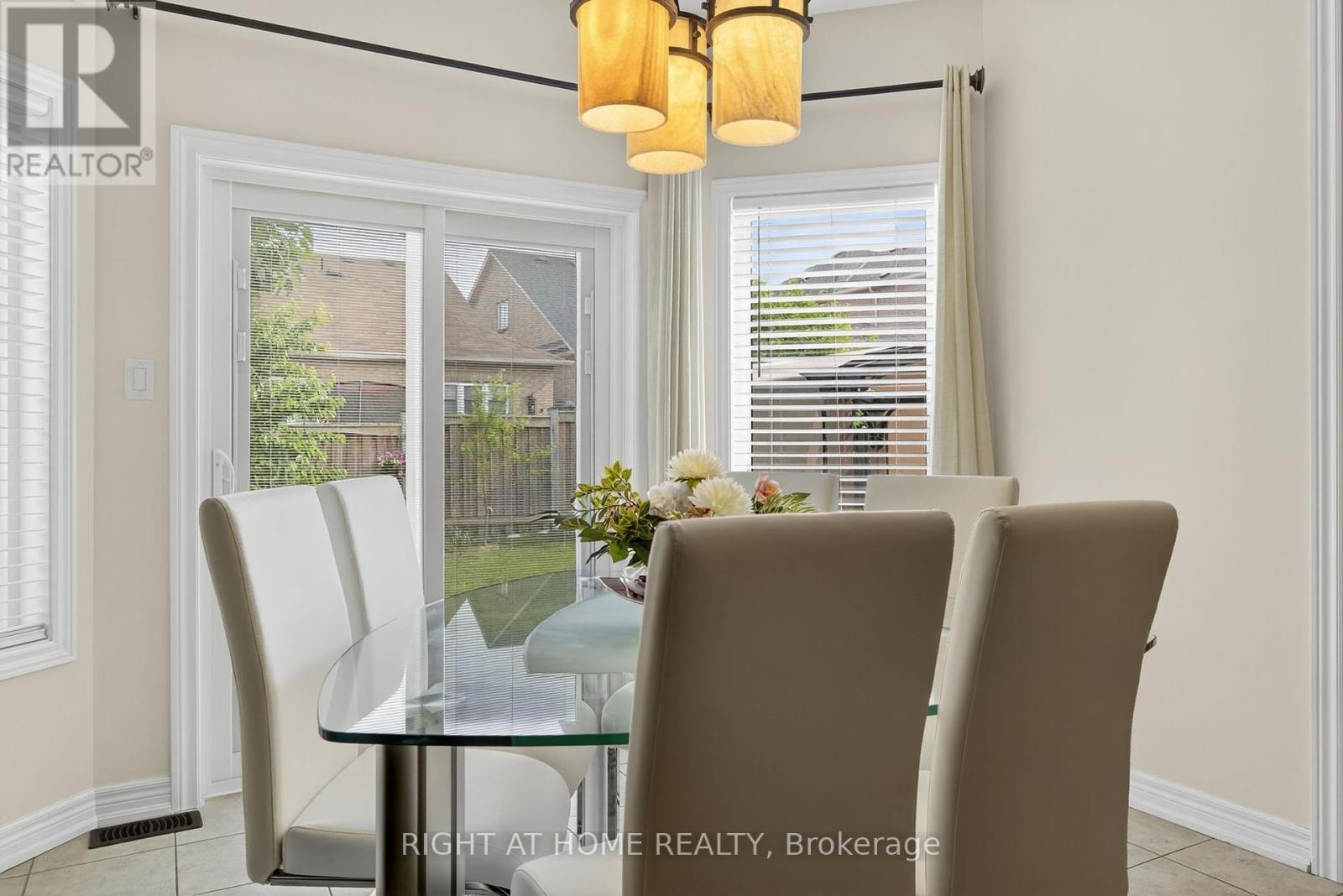 












268 CARRIER CRESCENT

,
Vaughan (Patterson),




Ontario
L6A4T4

