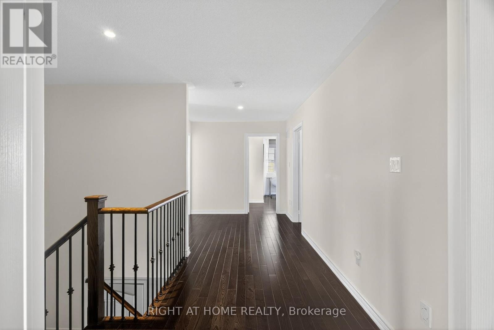












268 CARRIER CRESCENT

,
Vaughan (Patterson),




Ontario
L6A4T4

