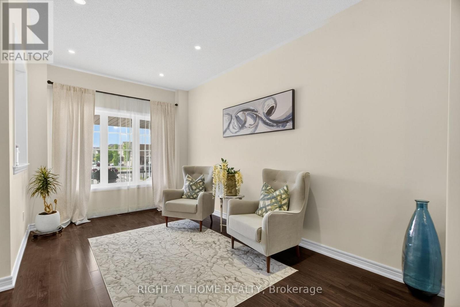 












268 CARRIER CRESCENT

,
Vaughan (Patterson),




Ontario
L6A4T4


