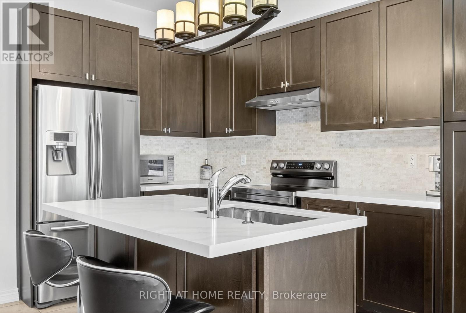 












268 CARRIER CRESCENT

,
Vaughan (Patterson),




Ontario
L6A4T4


