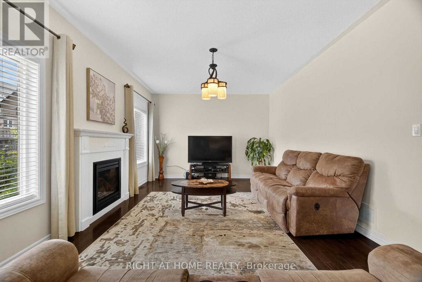












268 CARRIER CRESCENT

,
Vaughan (Patterson),




Ontario
L6A4T4

