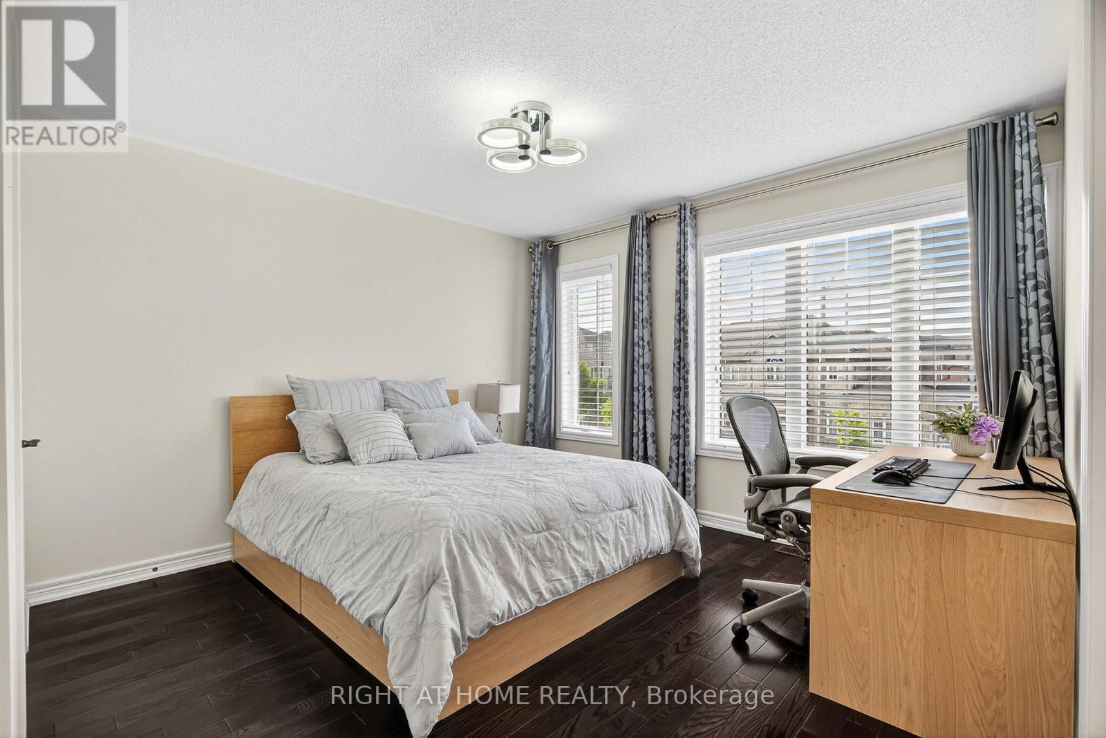 












268 CARRIER CRESCENT

,
Vaughan (Patterson),




Ontario
L6A4T4

