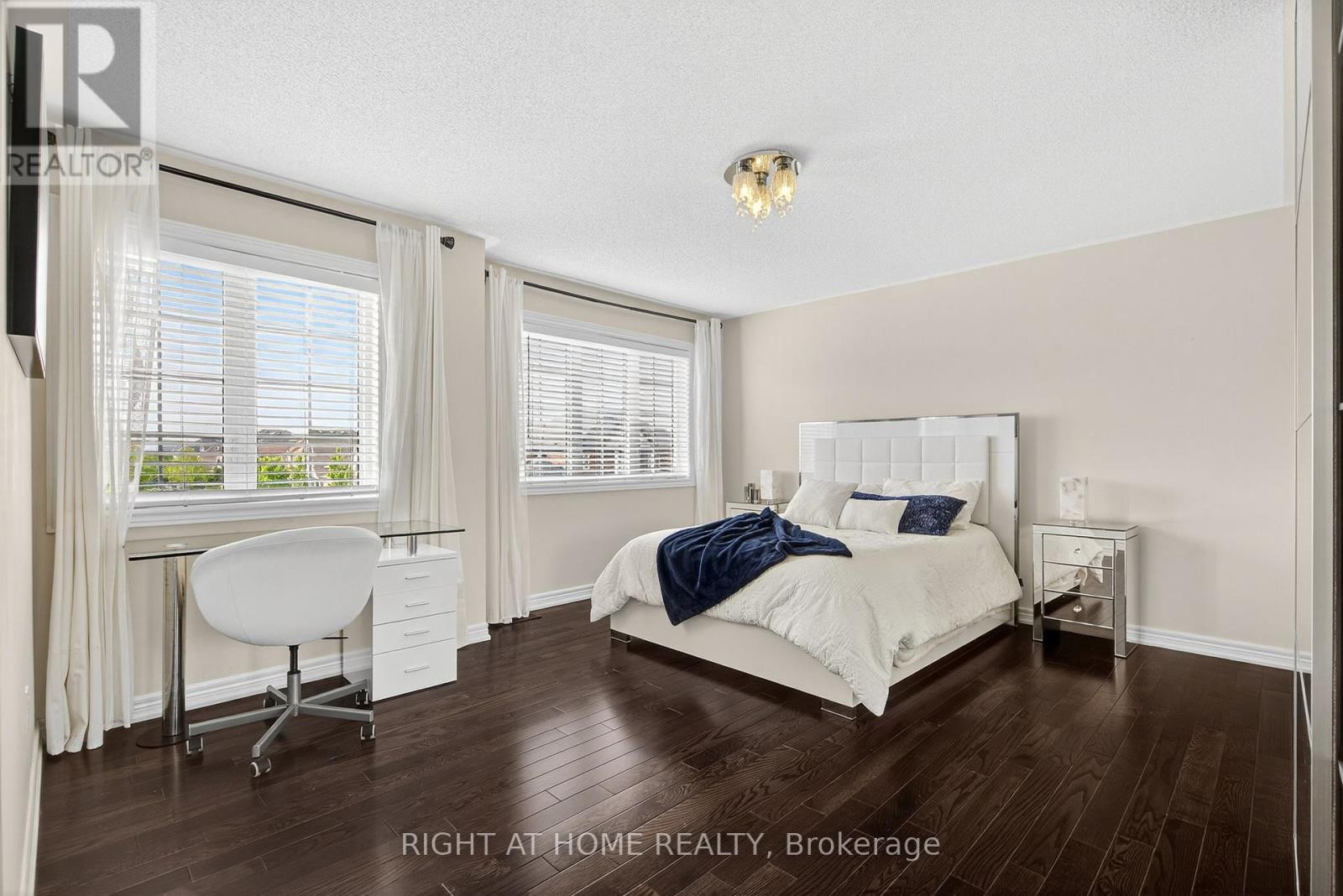 












268 CARRIER CRESCENT

,
Vaughan (Patterson),




Ontario
L6A4T4

