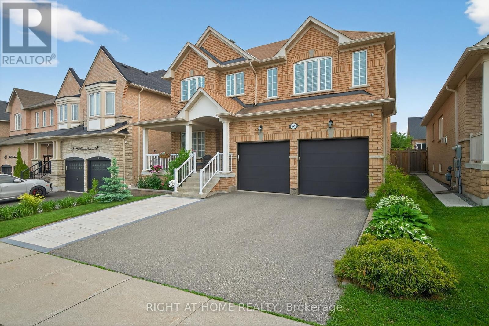 












268 CARRIER CRESCENT

,
Vaughan (Patterson),




Ontario
L6A4T4

