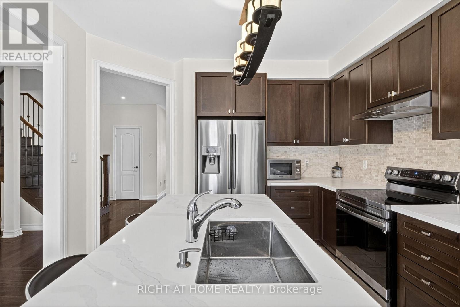 












268 CARRIER CRESCENT

,
Vaughan (Patterson),




Ontario
L6A4T4

