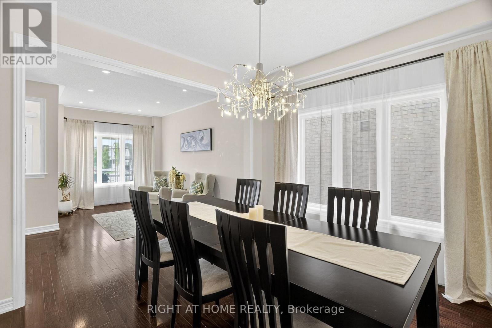 












268 CARRIER CRESCENT

,
Vaughan (Patterson),




Ontario
L6A4T4

