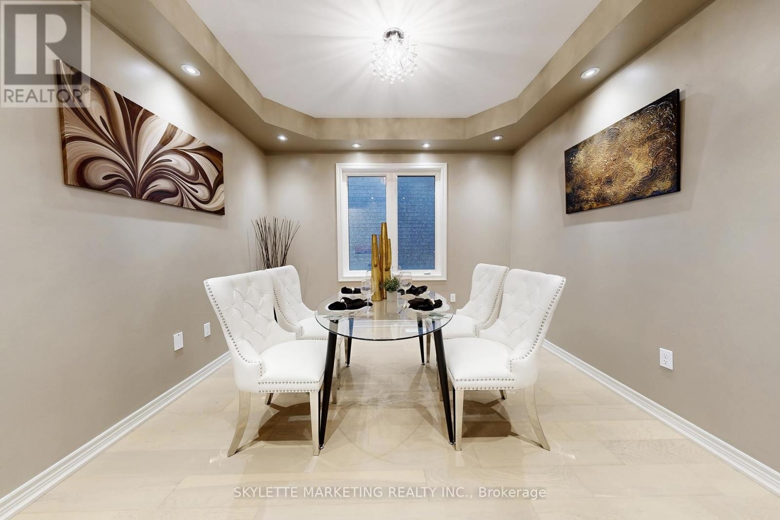 












237 WOODSPRING AVENUE

,
Newmarket (Woodland Hill),




Ontario
L3X3J1

