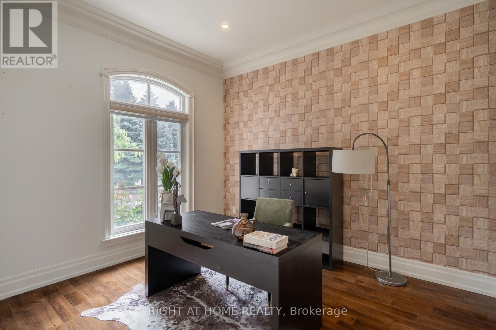 












286 FERN AVENUE

,
Richmond Hill (Langstaff),




Ontario
L4C6L4

