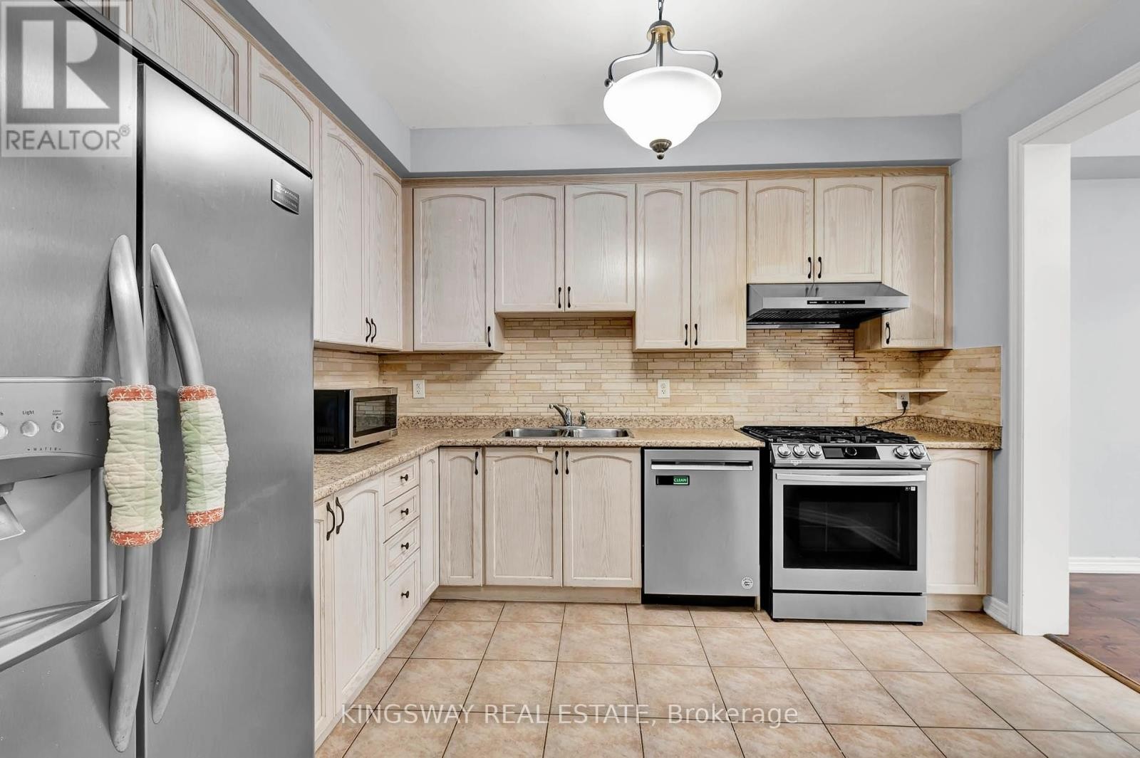












151 COURTLAND CRESCENT

,
East Gwillimbury,




Ontario
L9N0B2

