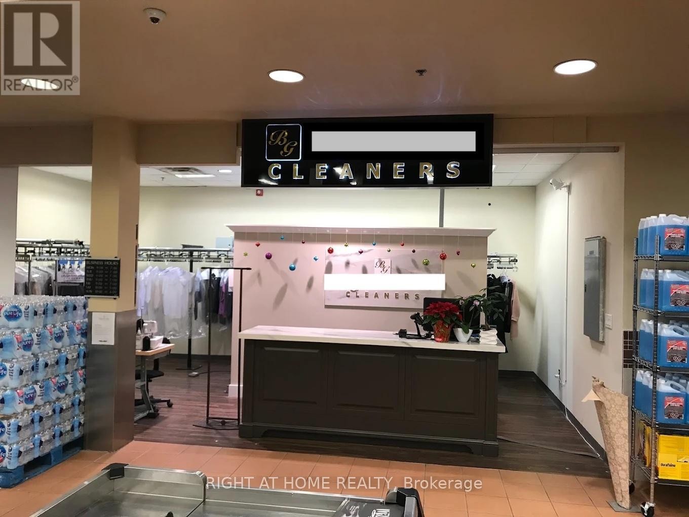 












8750 BAYVIEW AVENUE

,
Richmond Hill (Langstaff),




Ontario
L4B4V9

