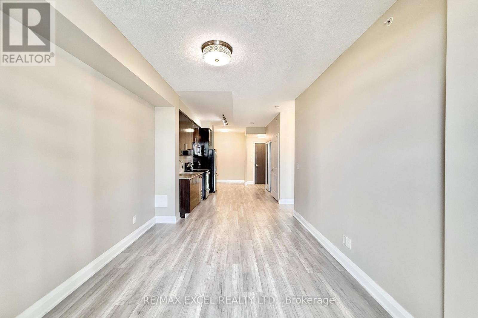 












1006 - 7171 YONGE STREET

,
Markham (Thornhill),




Ontario
L3T0C5

