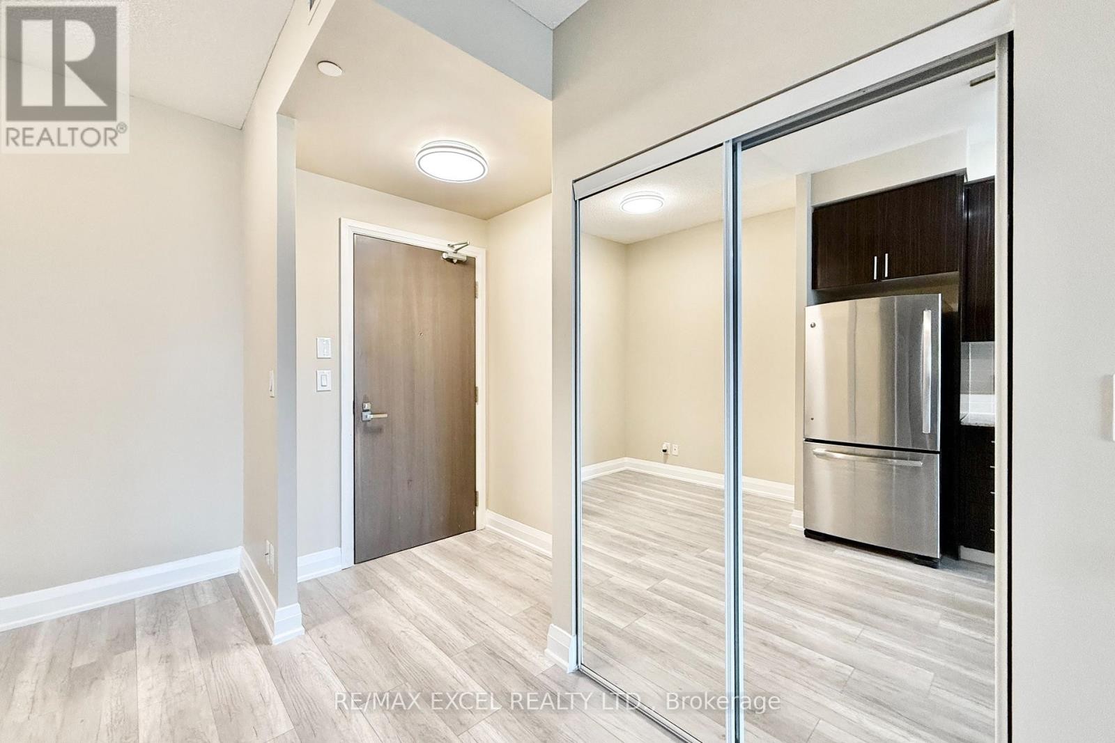












1006 - 7171 YONGE STREET

,
Markham (Thornhill),




Ontario
L3T0C5

