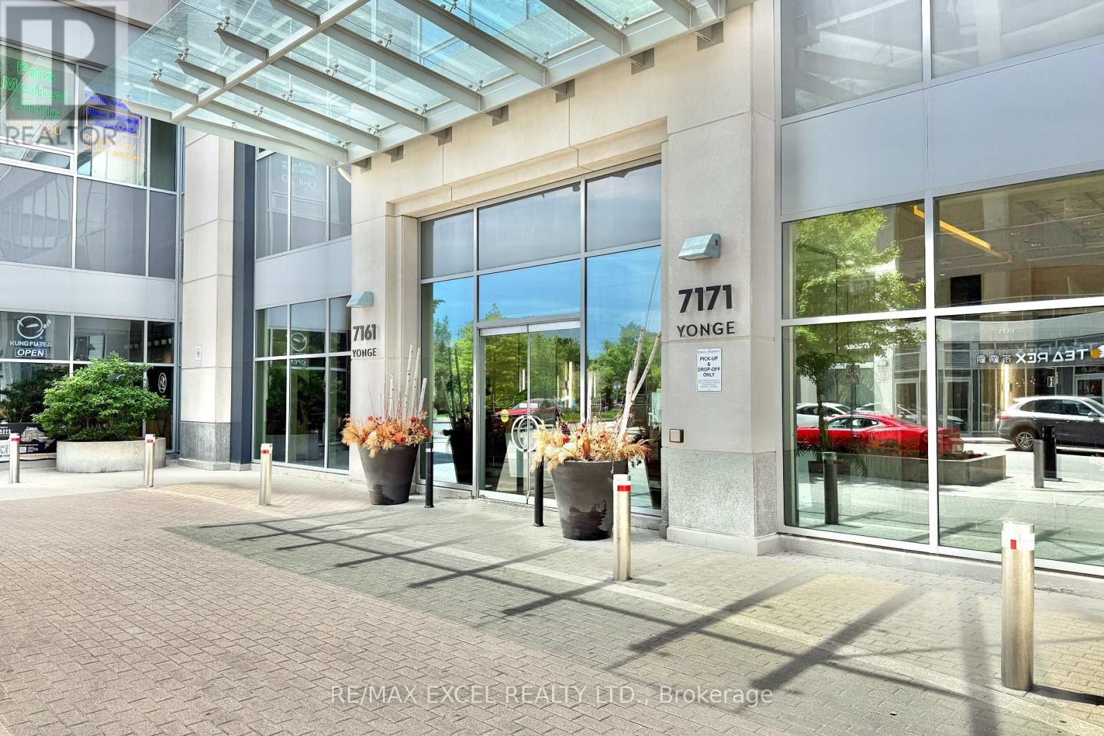 












1006 - 7171 YONGE STREET

,
Markham (Thornhill),




Ontario
L3T0C5

