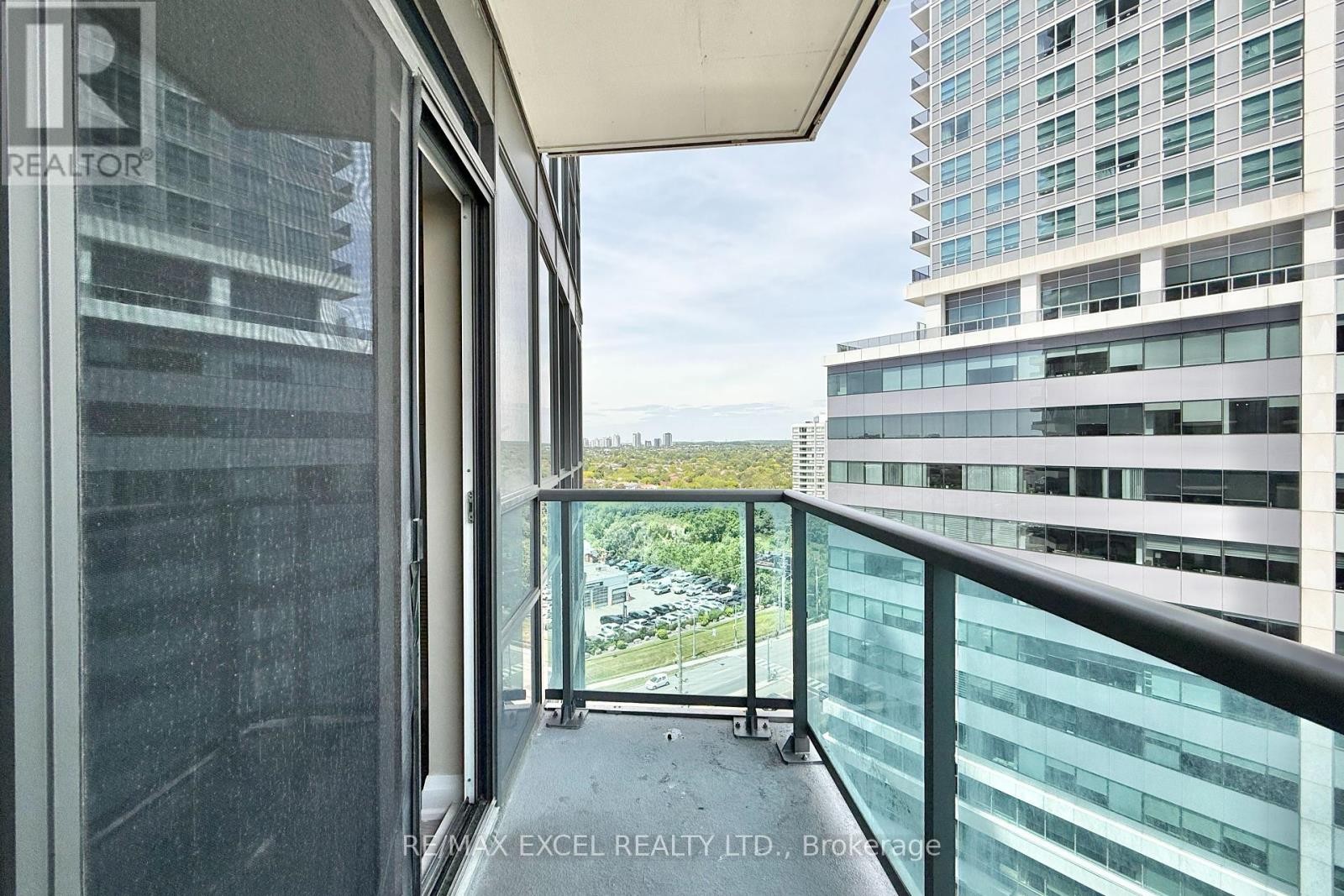 












1006 - 7171 YONGE STREET

,
Markham (Thornhill),




Ontario
L3T0C5

