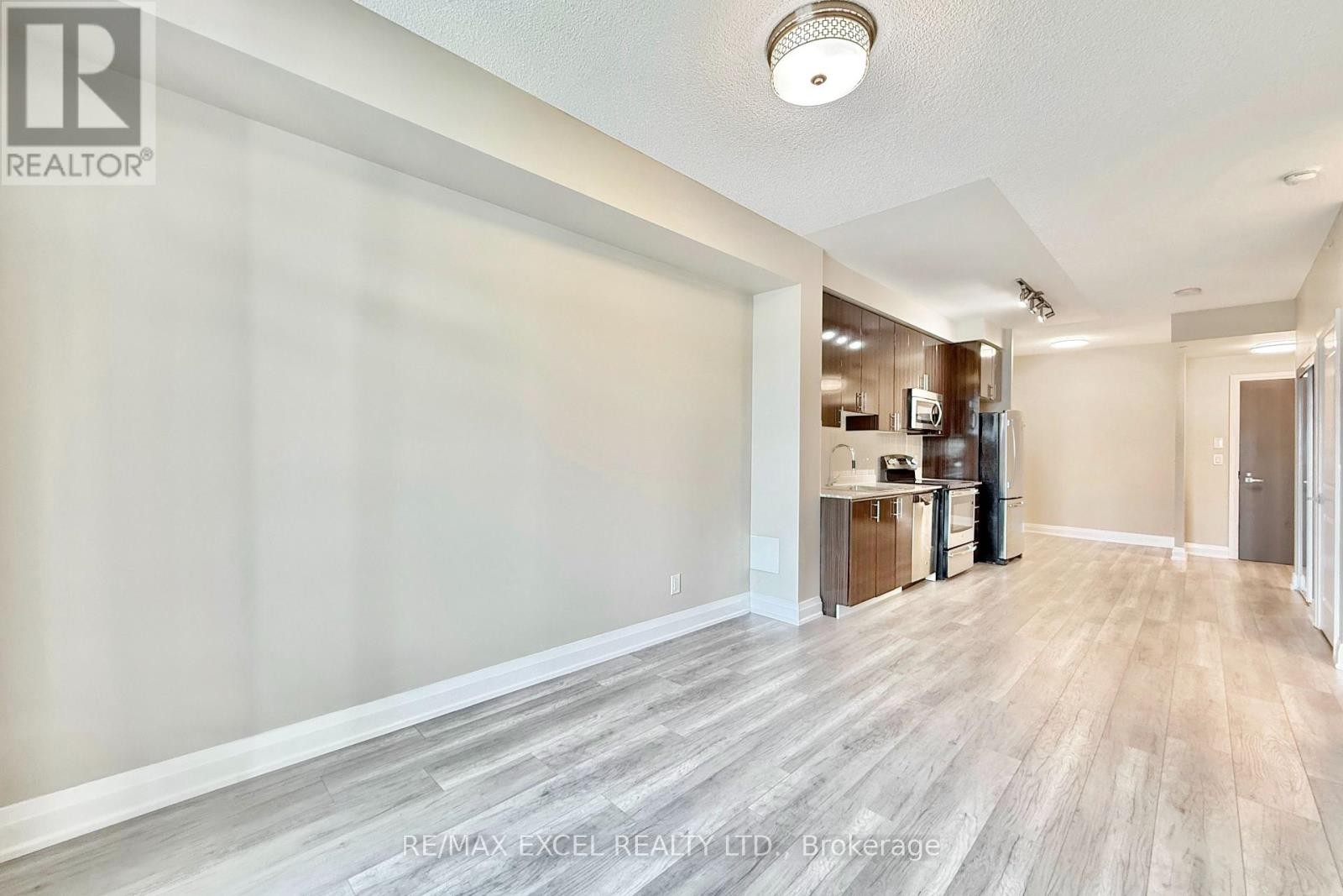 












1006 - 7171 YONGE STREET

,
Markham (Thornhill),




Ontario
L3T0C5

