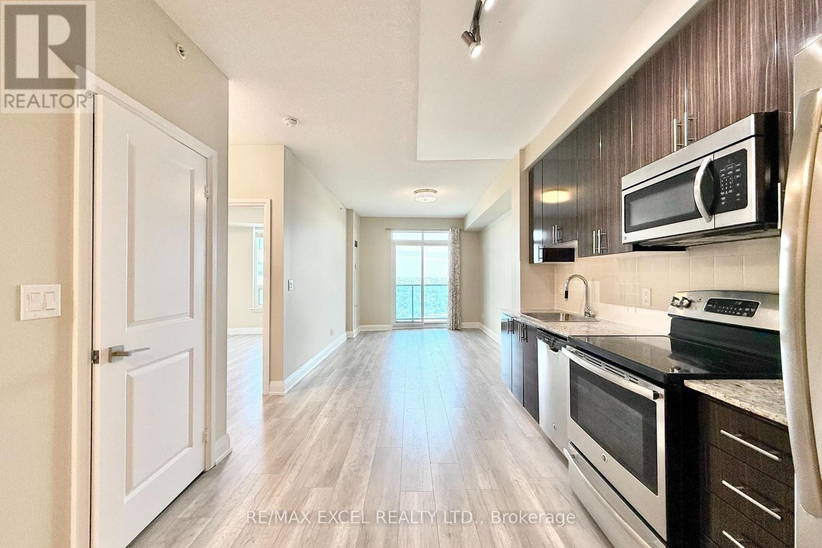 












1006 - 7171 YONGE STREET

,
Markham (Thornhill),




Ontario
L3T0C5

