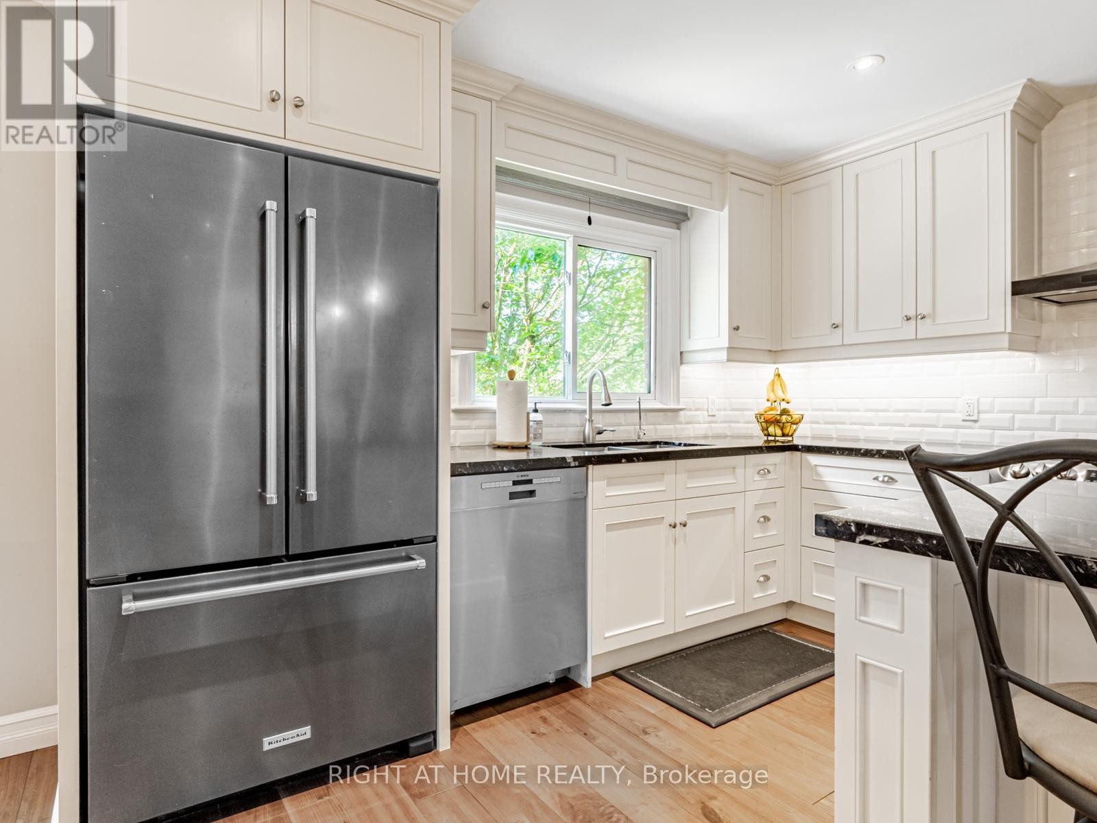 












116 BERYL AVENUE

,
Whitchurch-Stouffville (Stouffville),




Ontario
L4A7Y2

