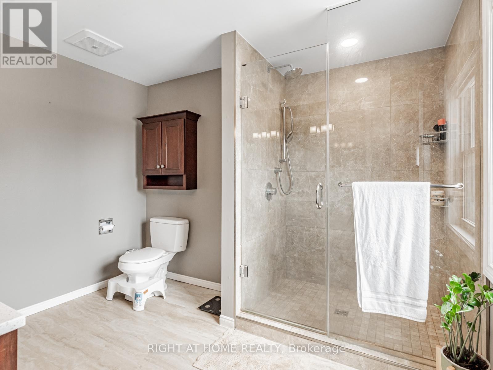 












116 BERYL AVENUE

,
Whitchurch-Stouffville (Stouffville),




Ontario
L4A7Y2

