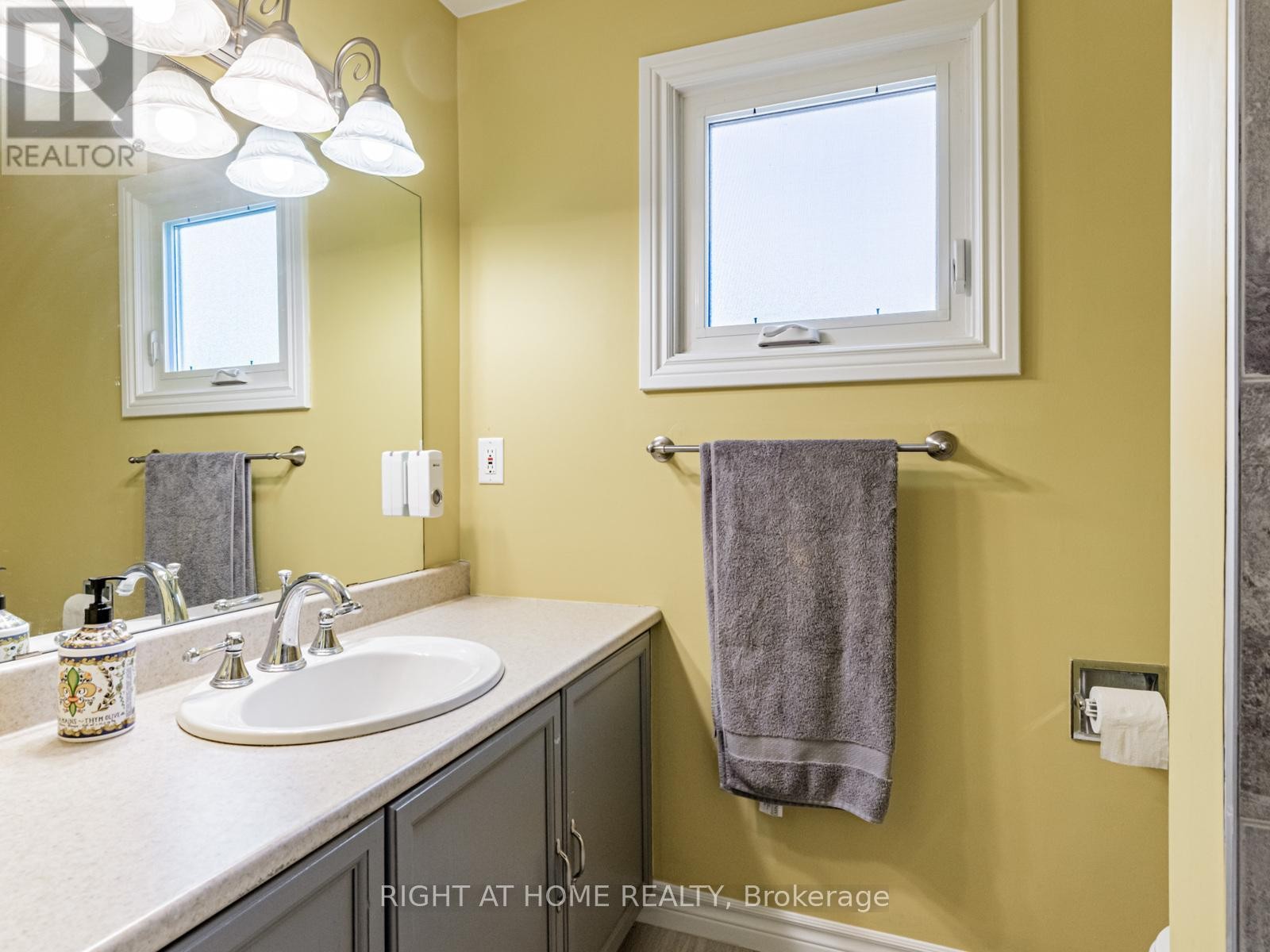 












116 BERYL AVENUE

,
Whitchurch-Stouffville (Stouffville),




Ontario
L4A7Y2

