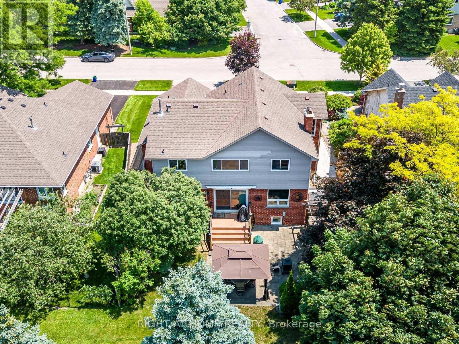 












116 BERYL AVENUE

,
Whitchurch-Stouffville (Stouffville),




Ontario
L4A7Y2

