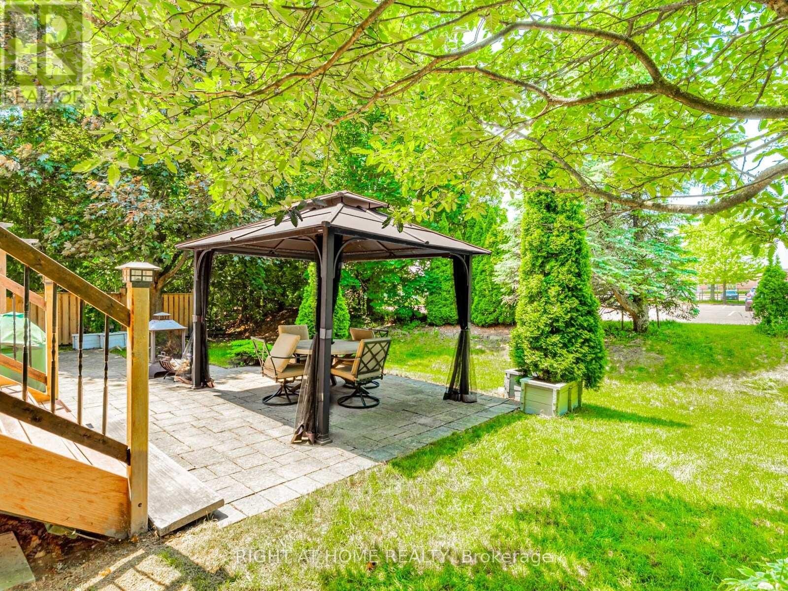 












116 BERYL AVENUE

,
Whitchurch-Stouffville (Stouffville),




Ontario
L4A7Y2

