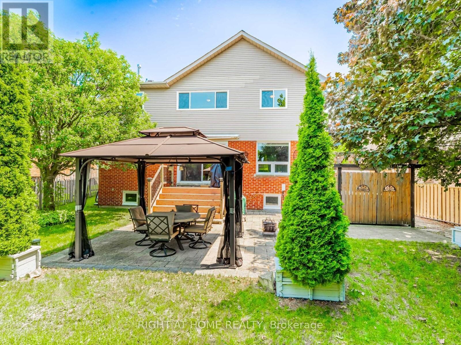 












116 BERYL AVENUE

,
Whitchurch-Stouffville (Stouffville),




Ontario
L4A7Y2

