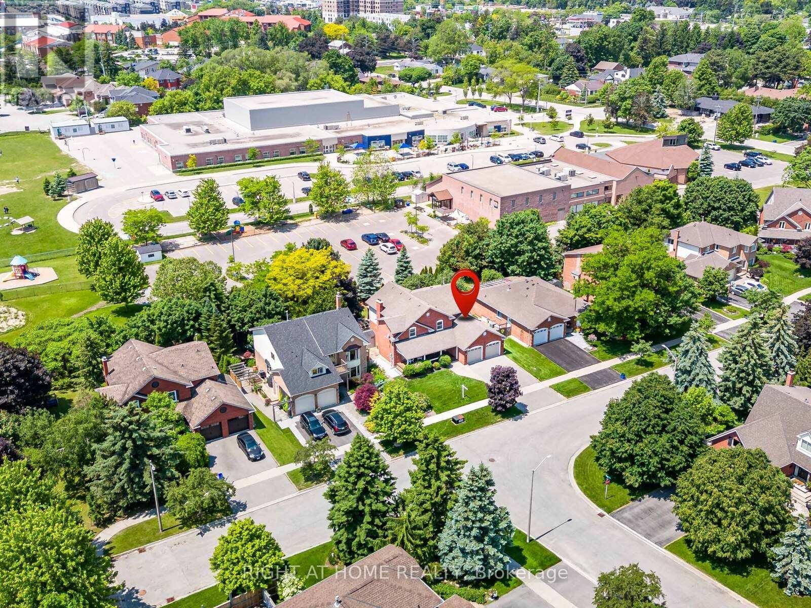 












116 BERYL AVENUE

,
Whitchurch-Stouffville (Stouffville),




Ontario
L4A7Y2

