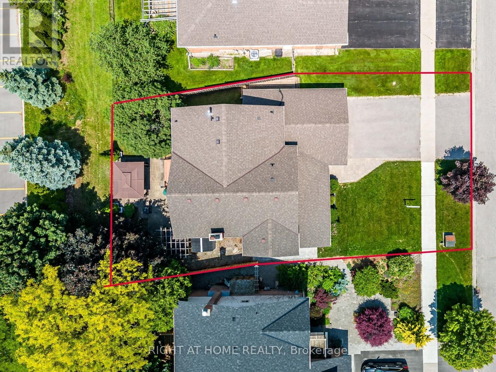 












116 BERYL AVENUE

,
Whitchurch-Stouffville (Stouffville),




Ontario
L4A7Y2

